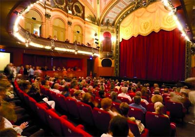 Un show vivant au niveau des quais du port de Béjaïa