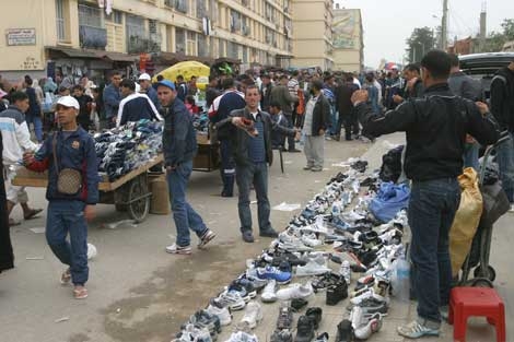 انتشار التجارة الفوضوية يثير استياء سكان برج البحري بالعاصمة