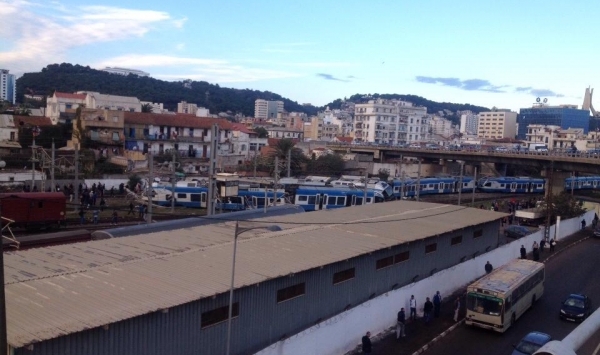 انحراف قطار للمسافرين في محطة حسين داي بالعاصمة