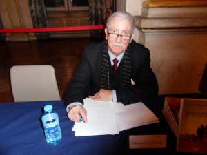 Biographie Mouloud Achour