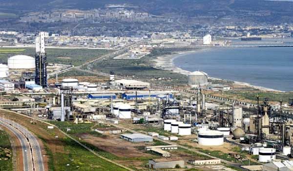 Algérie - Inauguration de deux complexes industriels à Arzew