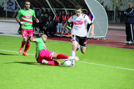 وفاق سطيف يفوز على مولودية الجزائر 2-1 في مباراة متأخرة