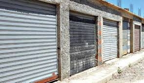 محلات تجارية مغلقة بالجلفة