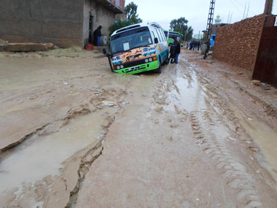 أمطار تكشف عيوب مشاريع التهيئة بالأبيض سيدي الشيخ