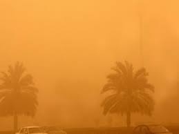 عواصف ترابية شديدة تقتلع أسقف المستودعات بأم البواقي