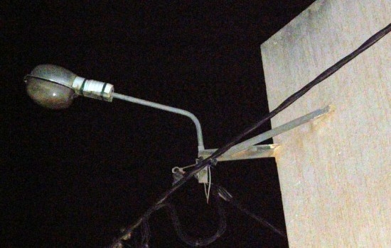 حي 1500 مسكن بأولاد موسى ببومرداس دون إنارة عمومية