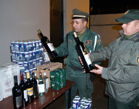 ضبط 750 قارورة خمر بحوزة مروج للكحول بغرداية