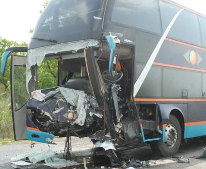 نجاة فريق مولودية العلمة الجزائرى من الموت المحقق بعد انقلاب حافلته