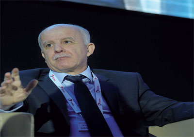 «Sonatrach maintient son plan de développement quinquennal 2015-2019 malgré la baisse des prix de pétrole»
