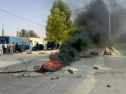 مواطنون بالصبحة بالشلف يغلقون طريقا وطنيا