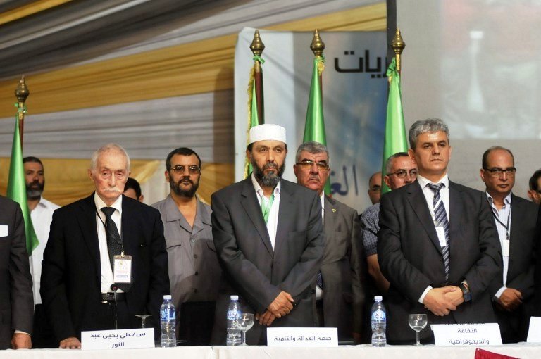 La critique infondée d’Ali Yahia Abdenour.