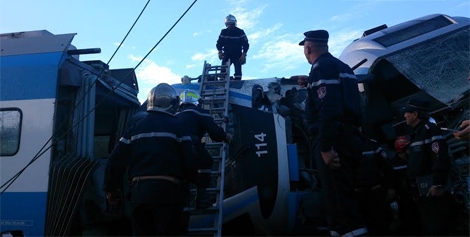 إصطدام قطار بحافلة لنقل المسافرين في تبسة