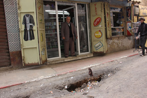 بعد انزلاق أرضية بشارع بن سنوسي حميدة