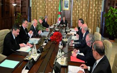 Bouteflika demande la rationalisation des dépenses