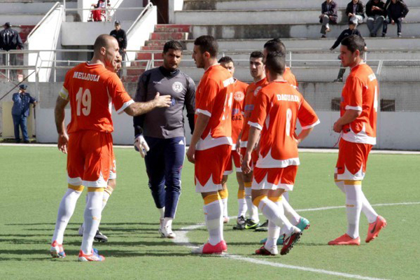 أنصار أولمبي المدية يندّدون بالتحكيم وسياسة الرابطة المحترفة لكرة القدم