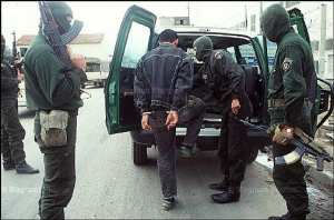 توقيف أستاذ جامعي وبطال بتهمة التجنيد لداعش بتيارت