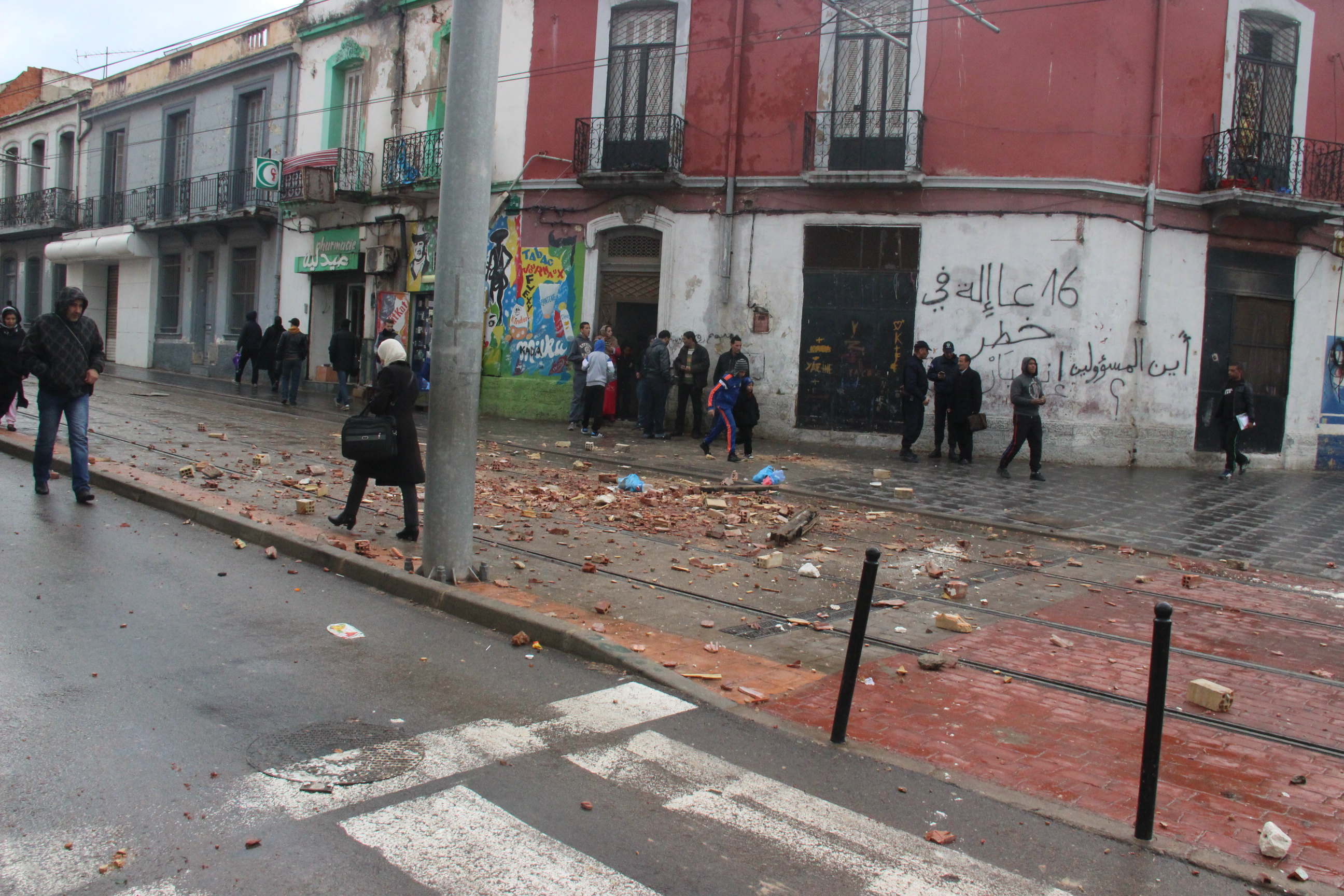 انهيار جزئي بعمارة بشارع محمد بوضياف