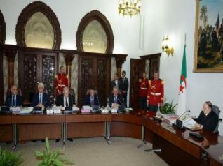 Bouteflika préside un Conseil des ministres