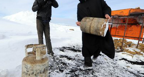 أصحاب شاحنات بيع قارورات الغاز يحتجون بسكيكدة