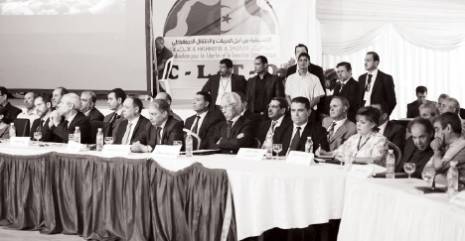 Le plus grand sommet de l'opposition algérienne