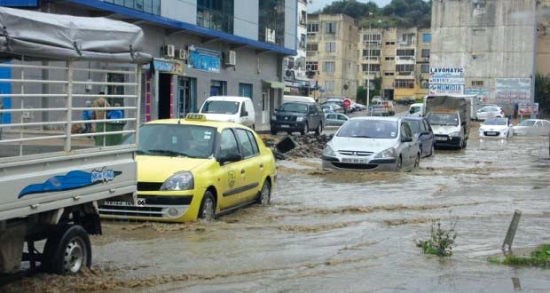 أحياء ببجاية تغرق في الأوحال