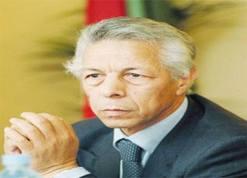 مولود حمروش في ندوة تاريخية بسكيكدة بنكهة سياسية