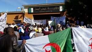 تواصل الاحتجاجات بتمنراست ضد استغلال الغاز الصخري