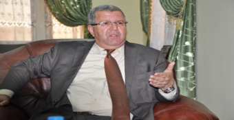 EN COSTUME DE PROCUREUR DE LA REPUBLIQUE