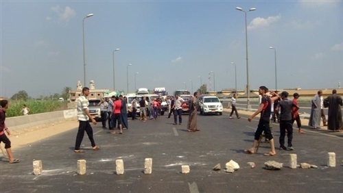 سكان سرى بوحنش يقطعون الطريق بتمالوس في سكيكدة