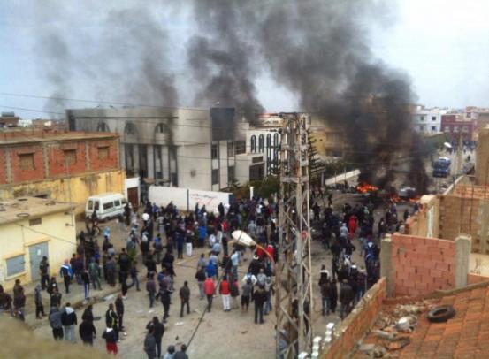 اقتحام مقر دائرة سيدي لخضر بمستغانم