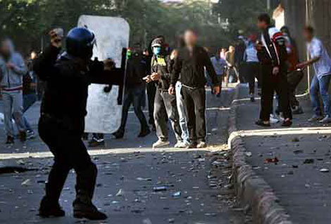 حرق مقر الدائرة وسيارات للشرطة في احتجاجات بسيدي لخضر في مستغانم