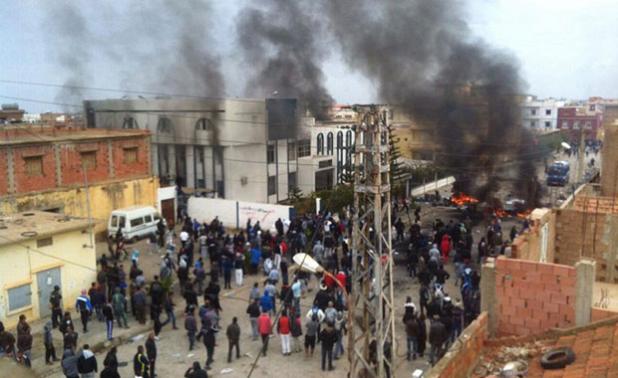 جرحى في مشادات عنيفة بين المحتجين والشرطة بمستغانم