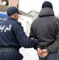 Dix personnes arrêtées à Alger