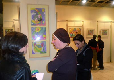 Amel Benghezal expose à la galerie Ezzou'art