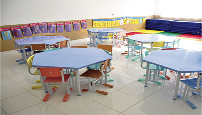 On se repasse les enfants des plus démunis