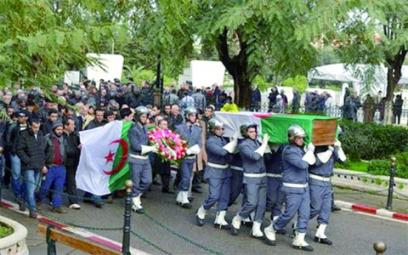 Bouteflika rend hommage à Jacqueline Guerroudj