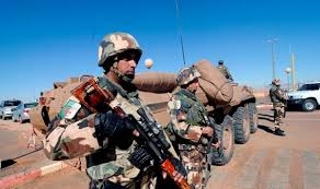 الجيش يُوقف 12 مهربا بتمنراست