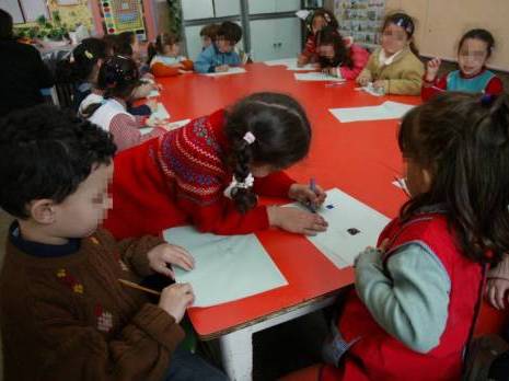 Des garderies d'enfants plutôt...