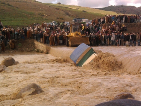 4 ملايير دج لتعويض الخسائر الناجمة عن التقلبات الجوية ببشار