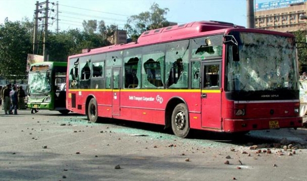 ثلاثيني يحطم حافلة ابن عمه بالعاصمة