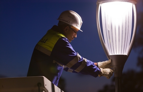 سكان المدينة الجديدة بالدار البيضاء يطالبون بالإنارة العمومية