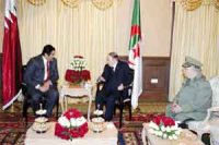 Le président Bouteflika reçoit le ministre d'Etat qatari aux Affaires de défense