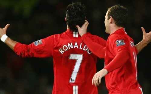 رونالدو يتوج كأعظم لاعبي الدوري الإنجليزي الممتاز