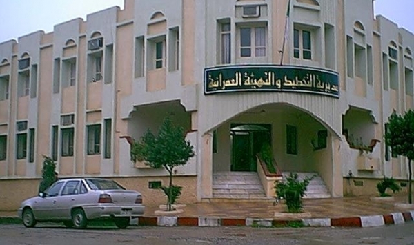 أشغال التحسين الحضري عبر أحياء سكنية بالنعامة