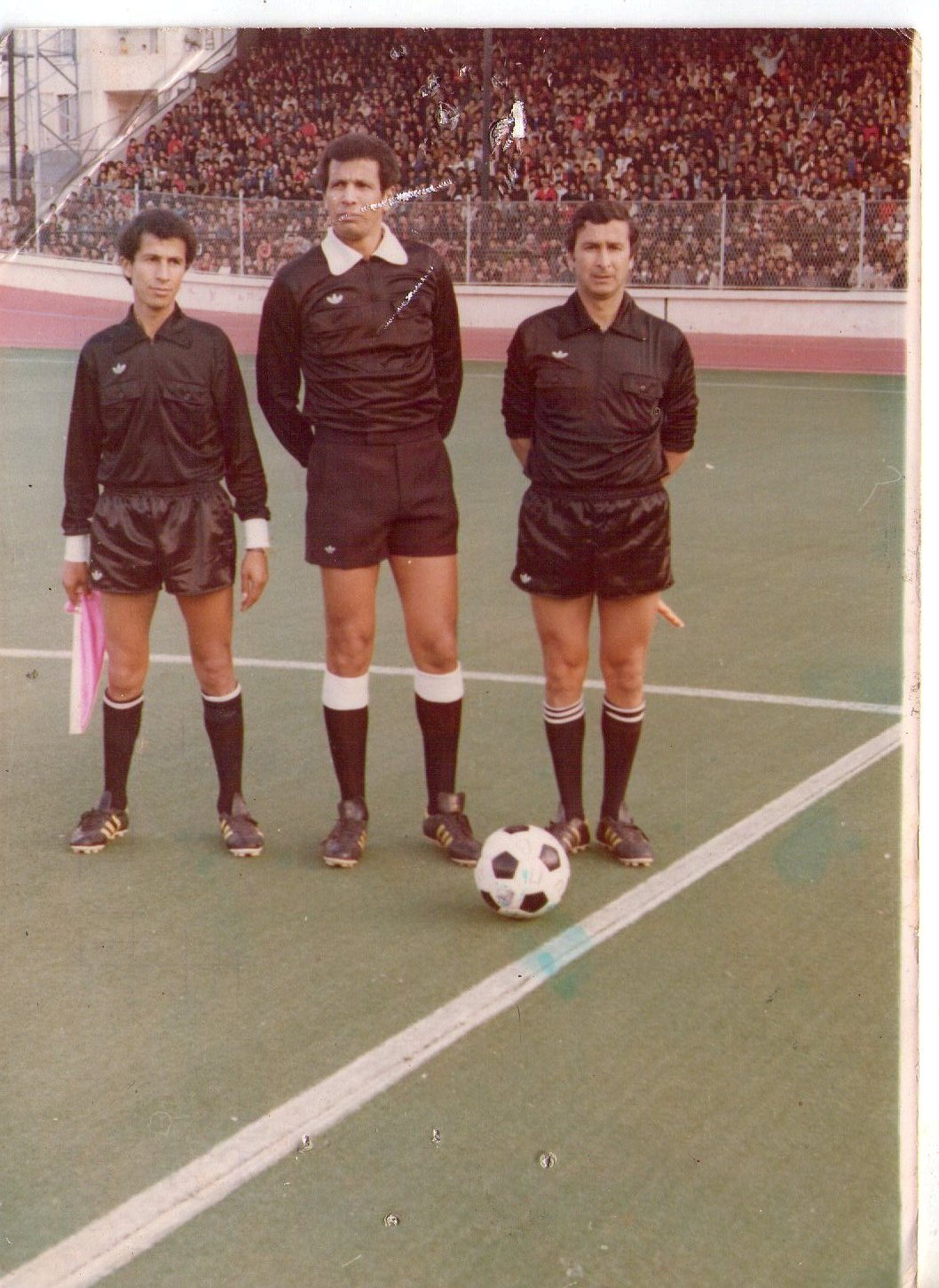 La famille HADJ BENDANI   remercie  Hansal Mohamed (ex arbitre international)