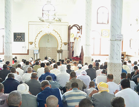 أمريكي وصيني يعلنان إسلامهما بخنشلة