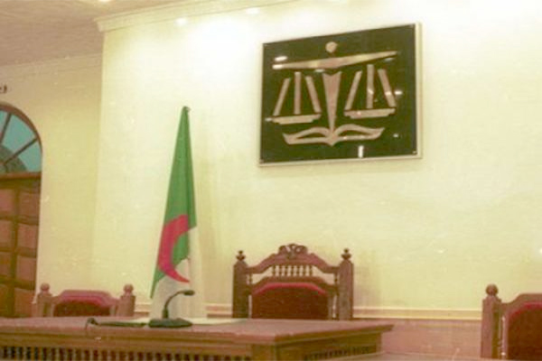 توقيف عاملتي‮ ‬نظافة بتهمة السرقة بشركة كورية في‮ ‬سكيكدة‮ ‬