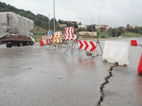 Malfaçons et chantiers interminables de l'Autoroute est-ouest