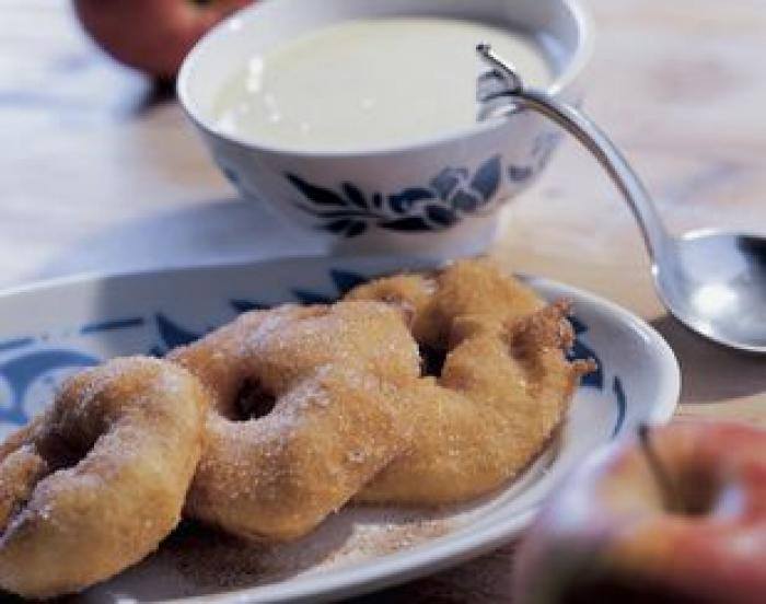 Beignet à la crème et pommes