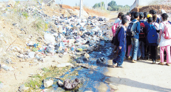 ALORS QUE LE RAMASSAGE DES ORDURES MENAGERES FAIT TOUJOURS DEFAUT